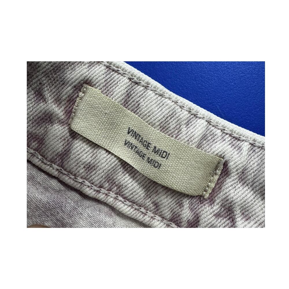 Universal Thread Vintage Midi 0 24 Denim Shorts Frayed Hem - Picture 6 of 11